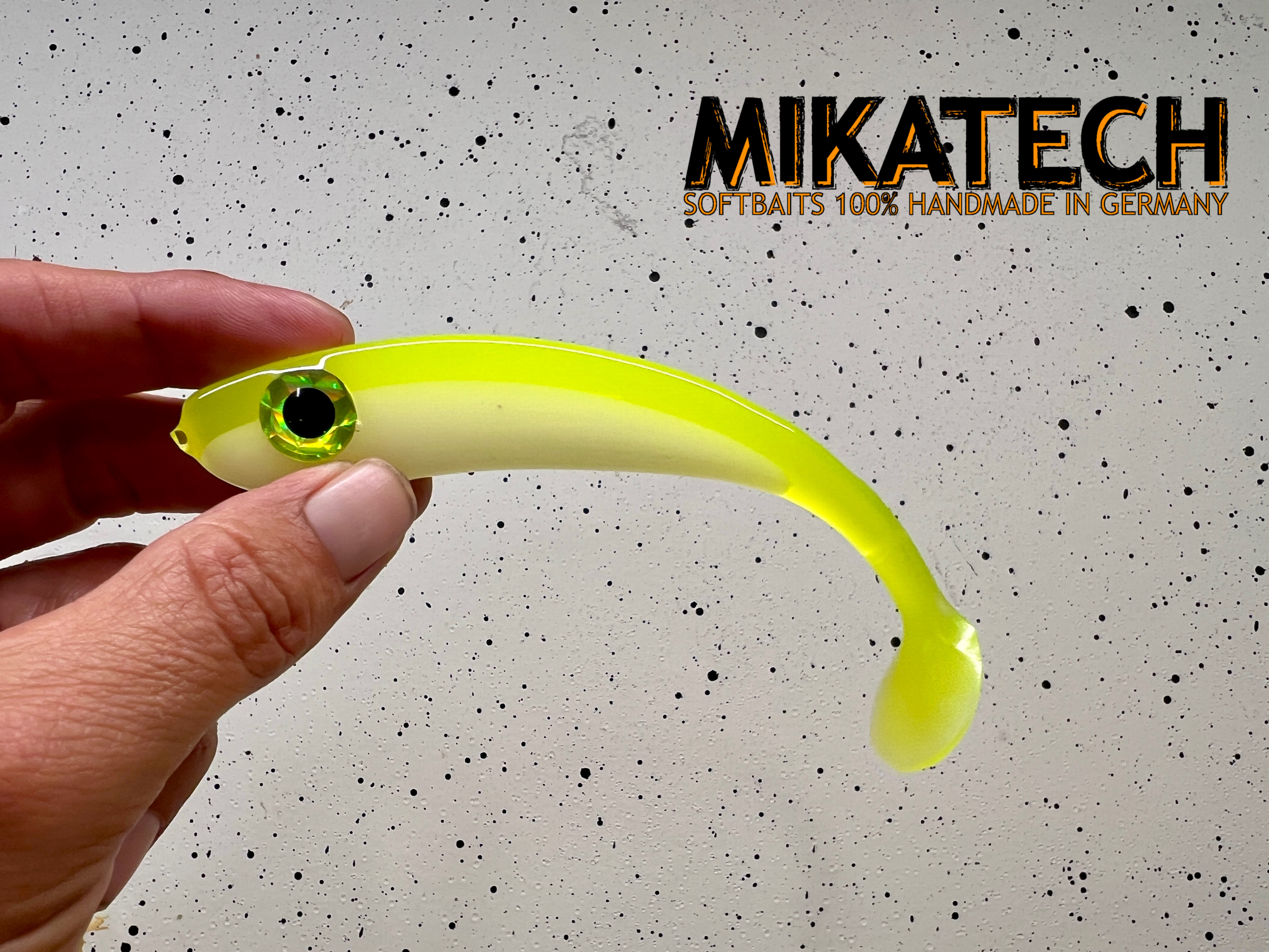 MIKATECH Real Shad 15 cm Taschenlampe Glow UV
